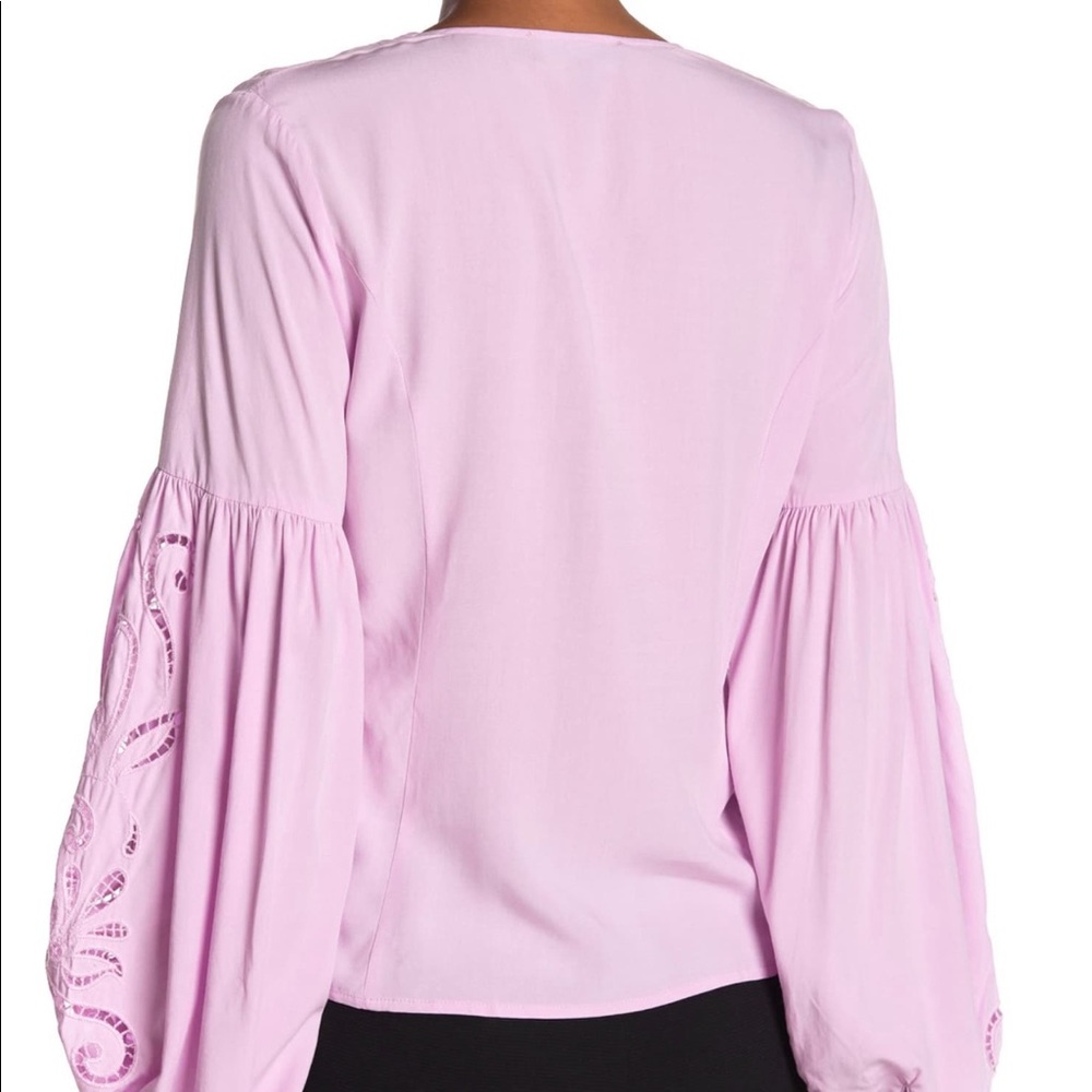👑Laundry by shelli segal blouse.🔥🔥🔥🔥🔥 - Picture 2 of 4